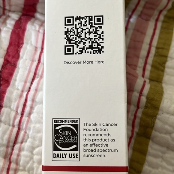 EltaMD UV Clear Broad Spectrum SPF 46 Sunscreen - Picture 3 of 6